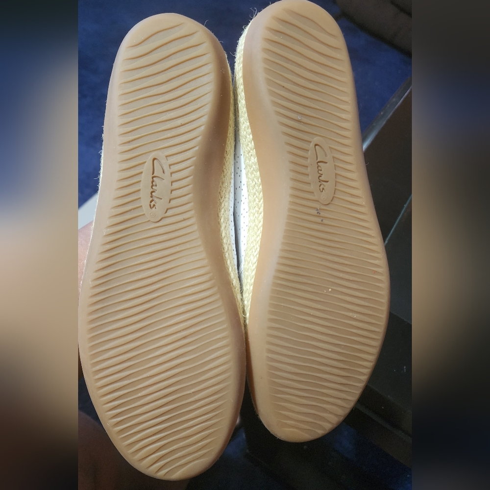 Women white flats clarks size 10 espadrille - Picture 3 of 9